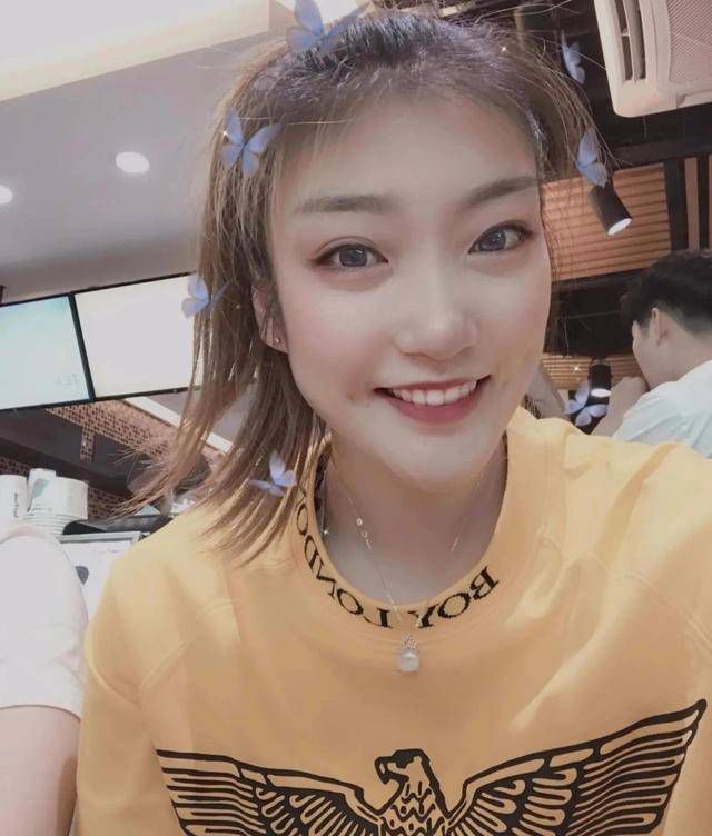 制服美女视频一区